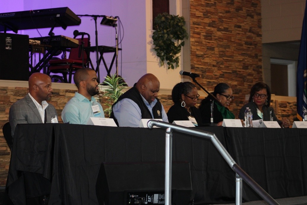 A panel of state and local workforce and economic growth officials helped close out the visit providing the audience with information on how they partner with and support HUD programs and answered audience questions. A panel of state and local workforce and economic growth officials helped close out the visit providing the audience with information on how they partner with and support HUD programs and answered audience questions.