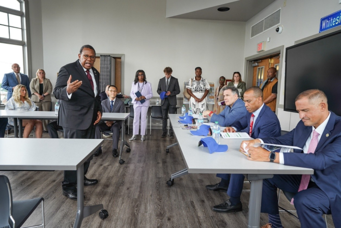 [Secretary Turner and Senator McCormick toured Bedford Dwellings]